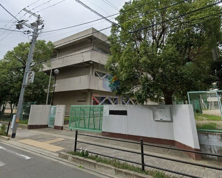 中学校　吹田市立豊津西中学校（中学校）まで531m
