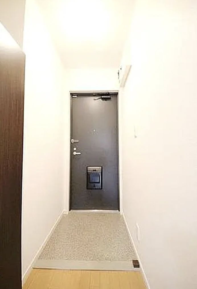 玄関　弊社は都内全域の物件をご紹介可能です！