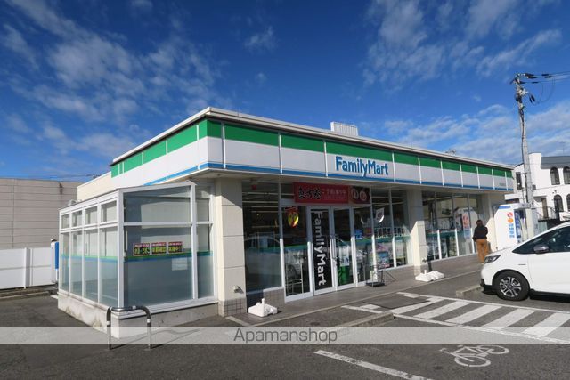 コンビニ　ファミリーマート和泉室堂町（コンビニ）まで462m