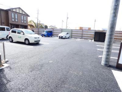 駐車場　駐車場