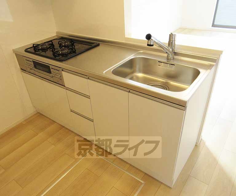 キッチン　使い勝手のよいシステムキッチンです・