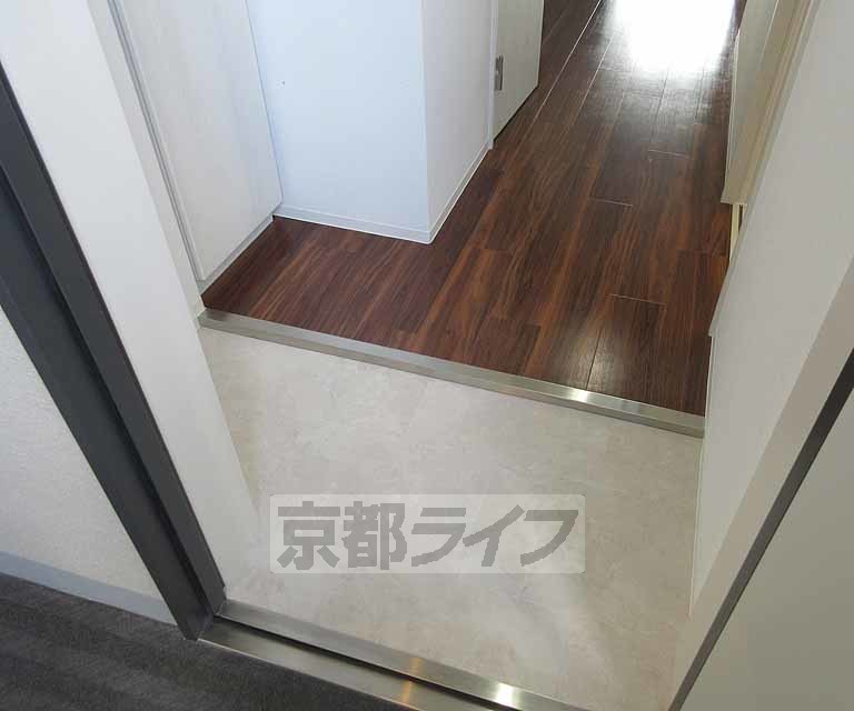 玄関　玄関も広々しています。