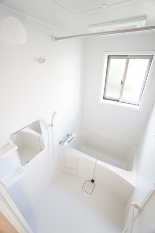 バス・シャワールーム　※同物件・反転タイプの写真です。