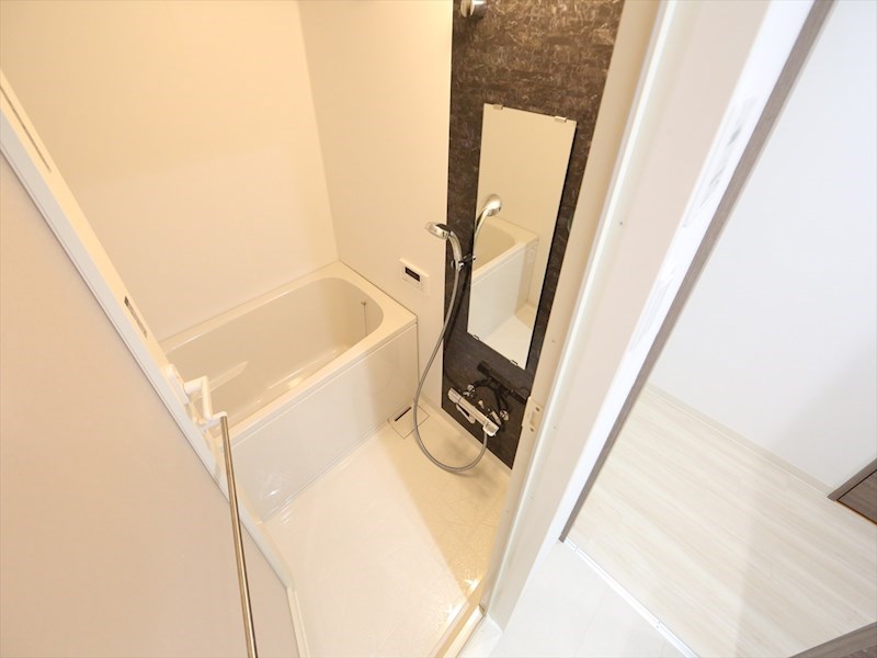 バス・シャワールーム　浴室暖房乾燥機付　追い焚き・オートバス機能付お風呂