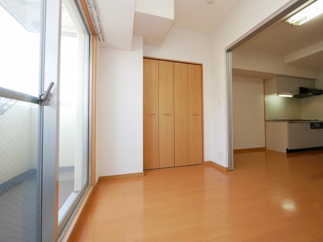 居室・リビング　シャルマンフジ天神橋　洋室