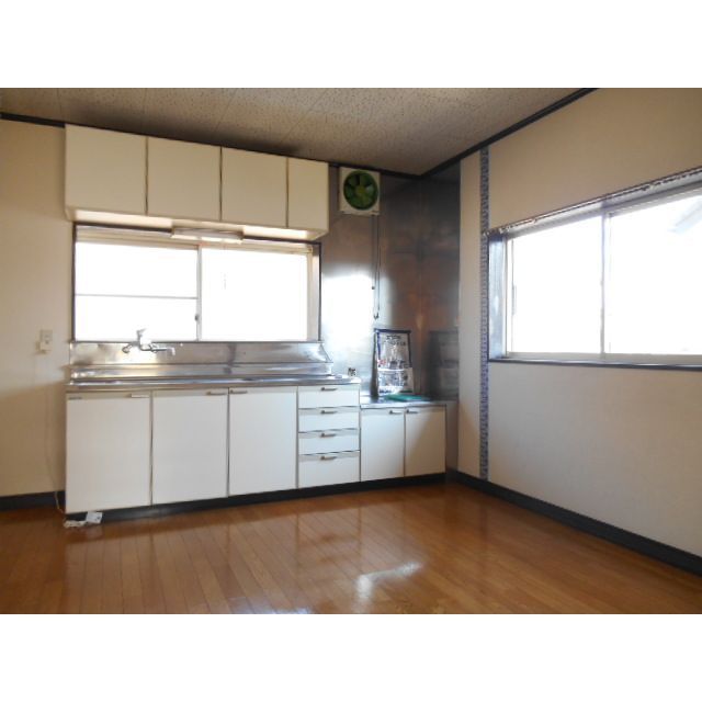その他　キッチン　窓２面