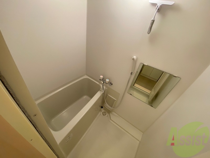 バス・シャワールーム　お風呂になります。一日の疲れを癒してくださいね。