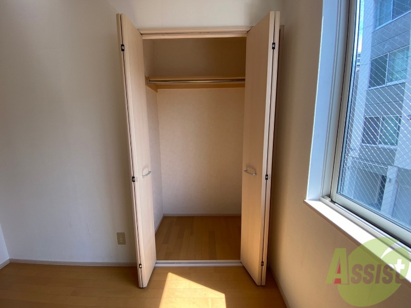 収納　寝室の収納です。部屋がすっきり片付きます。