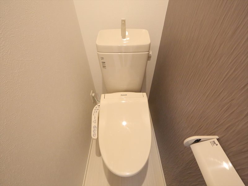 トイレ　温水洗浄暖房便座付トイレ