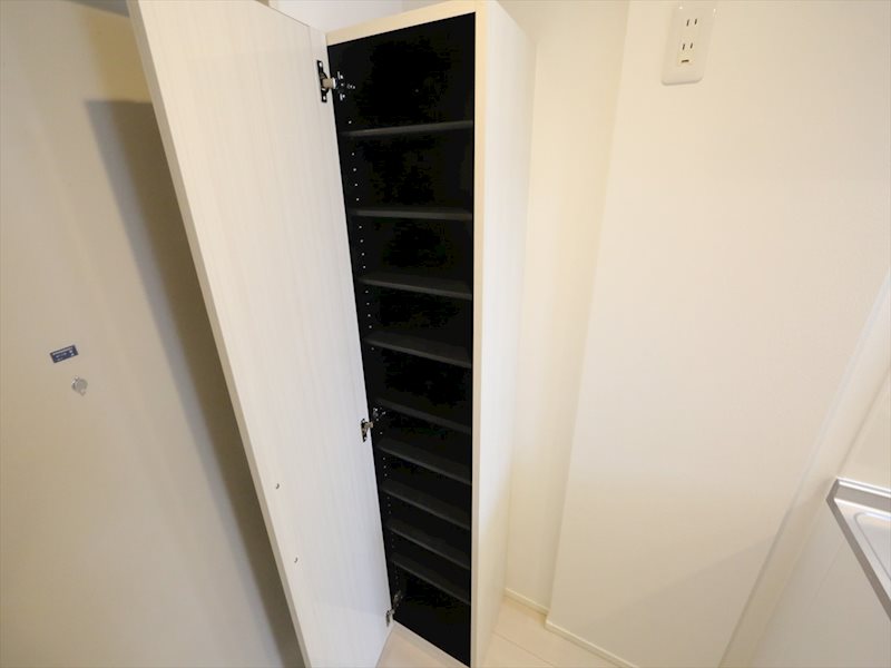 玄関　玄関　シューズボックス付（収納充実してます）