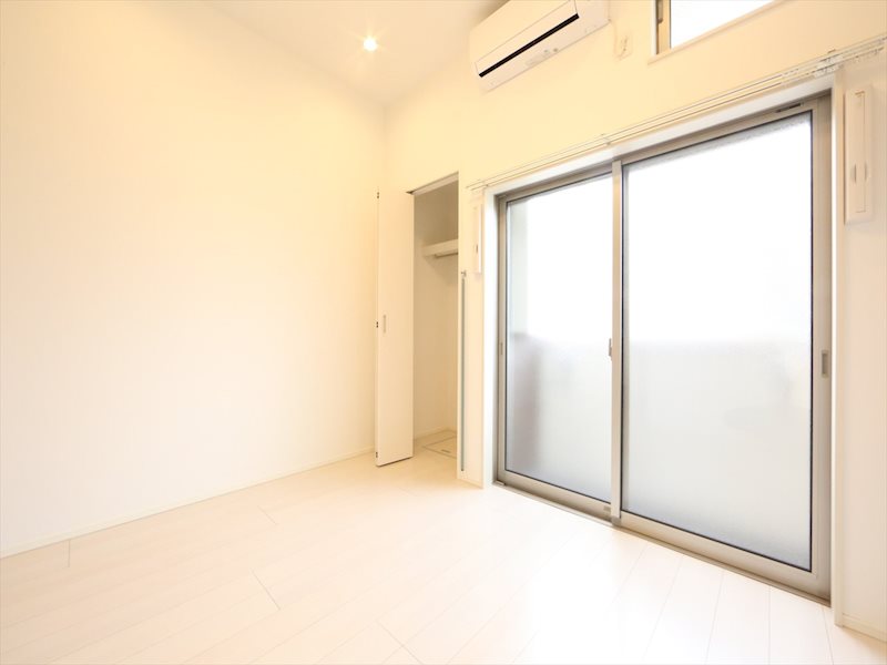 バルコニー　洋室6.2帖　ロフト5.8帖（収納にも寝室にも使えます）