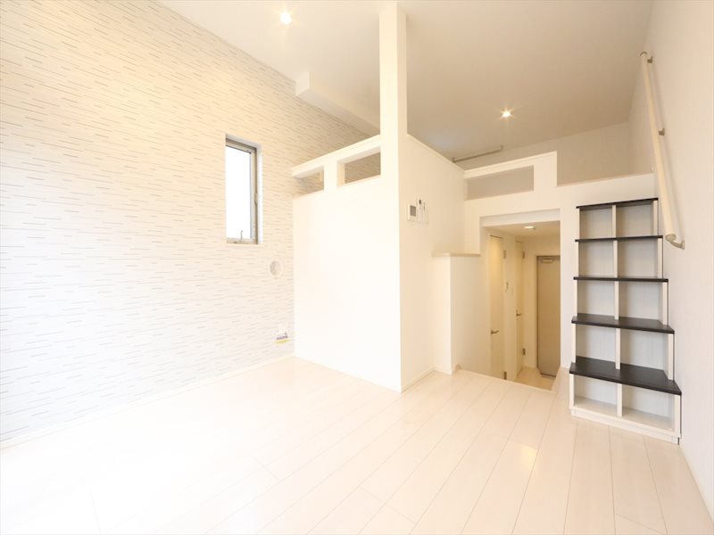 居室・リビング　洋室6.2帖　ロフト5.8帖（収納にも寝室にも使えます）