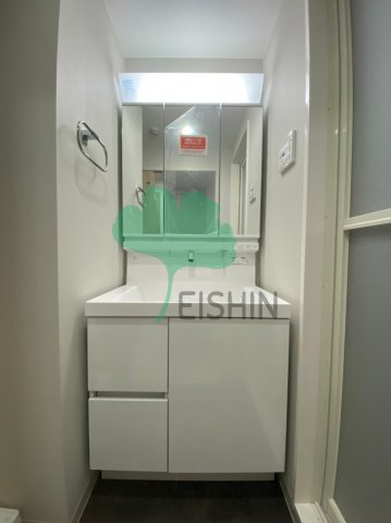 洗面設備　シンプルで使いやすい洗面台です！