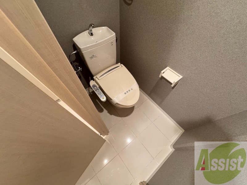 トイレ　こちらはトイレです。清潔感があり、安心して使用できます。