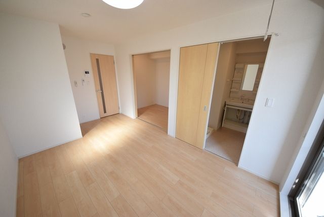 居室・リビング　※同タイプ写真