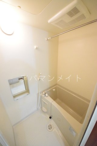 バス・シャワールーム　浴室乾燥機付き！