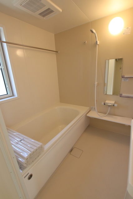 バス・シャワールーム　※風呂蓋は設備ではありません