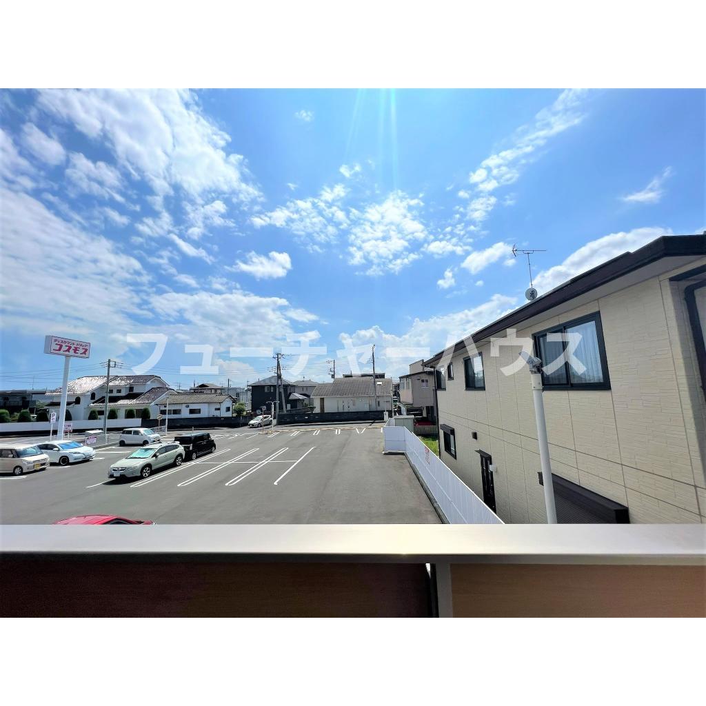 バルコニー　暖かな日差しのふりそそぐバルコニー