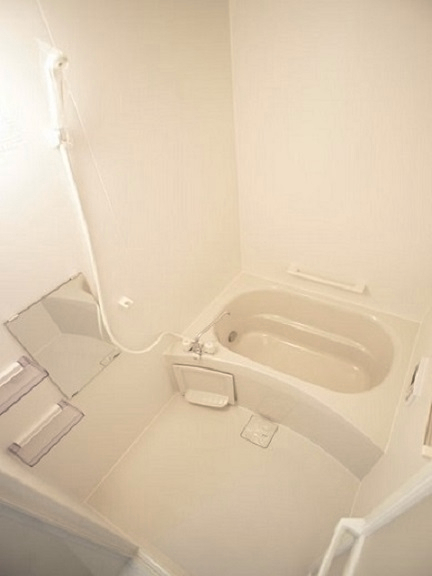 バス・シャワールーム　のんびりできる、追い焚き機能付きです♪
