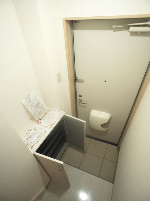 玄関　玄関スッキリ！収納ができるシューズボックスが付きです♪