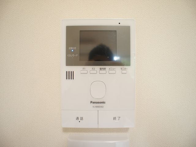 セキュリティ　訪問者の確認ができるTVドアホン付きです♪