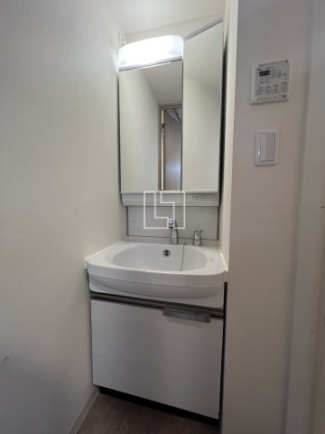 洗面設備　エステムコート四天王寺夕陽丘II　独立洗面台