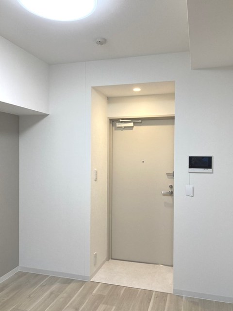 玄関　※写真は同タイプ住戸です。