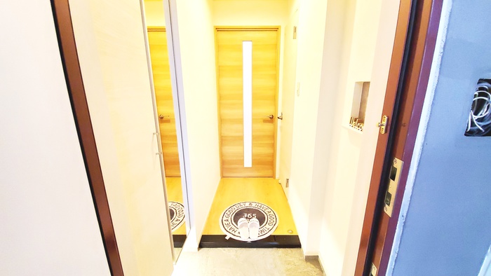 玄関　※写真は同型タイプ、現況優先。