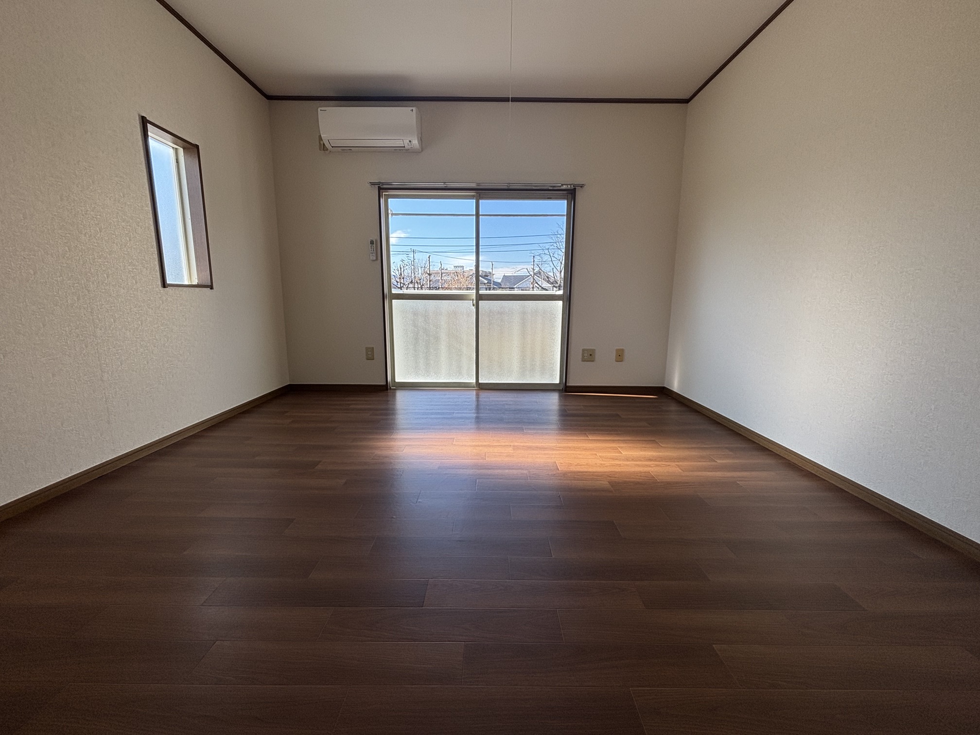 居室・リビング　8帖洋室