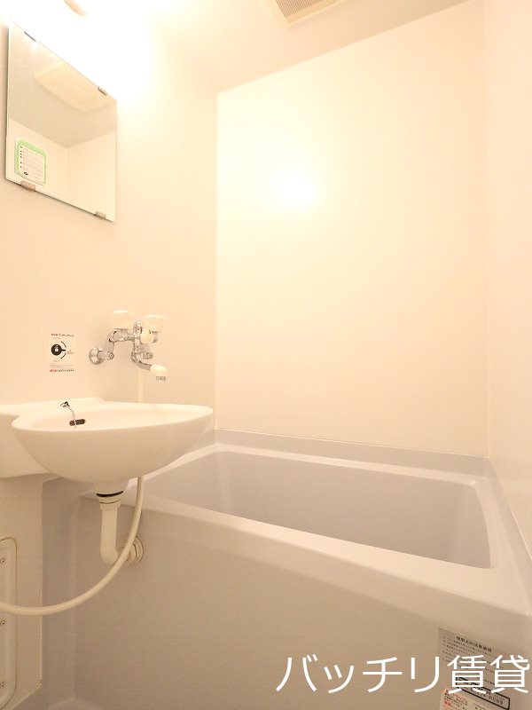 バス・シャワールーム　同型タイプの為現状優先