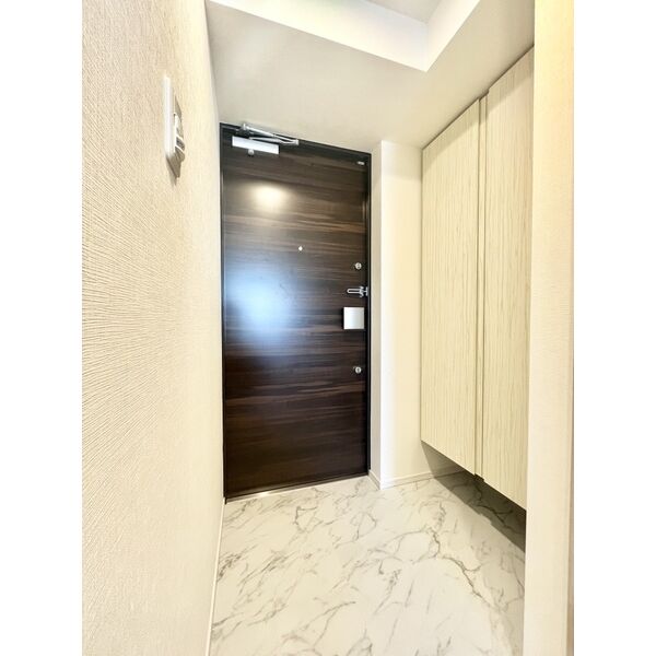 玄関　シンプルで使いやすい玄関です