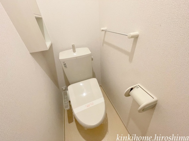 トイレ　写真は参考写真です。現況を優先してください。