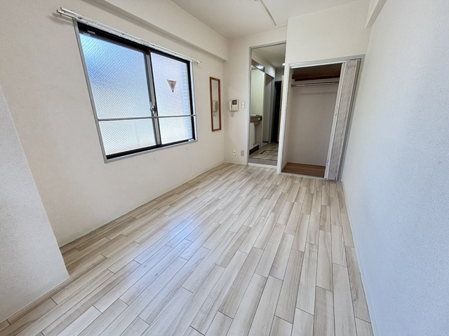 居室・リビング　※他号室参考写真