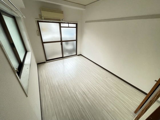 居室・リビング　※別部屋の写真です