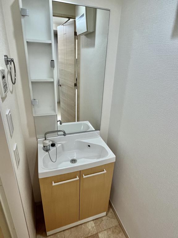 洗面設備　独立洗面台です