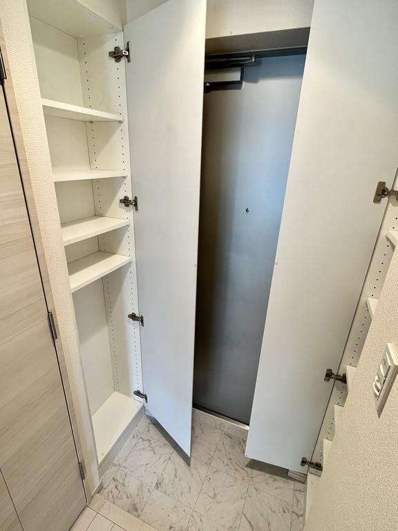 玄関　たっぷり靴も収納できます