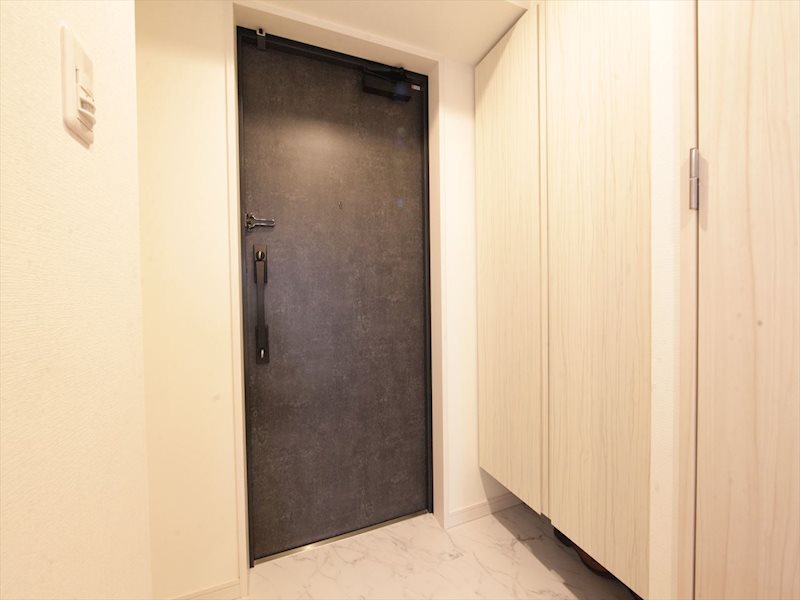 玄関　玄関　シューズボックス完備