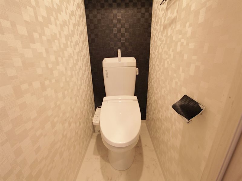 トイレ　温水洗浄便座付トイレ