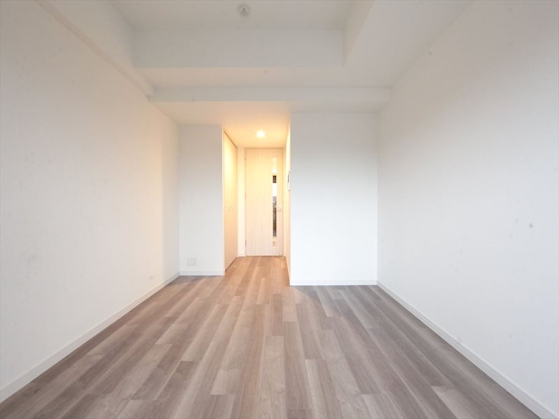 居室・リビング　洋室7.2帖　エアコン完備　バルコニーに面しています