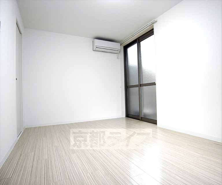 居室・リビング　キレイなお部屋です。