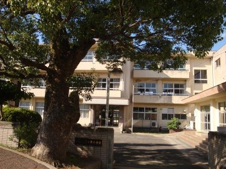 小学校　諫早市立喜々津小学校（小学校）まで475m