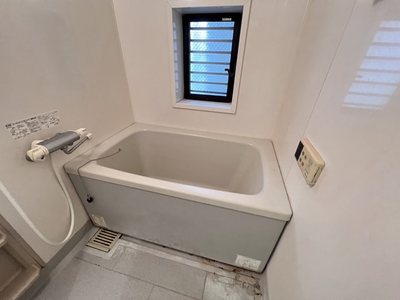 バス・シャワールーム　※別部屋の写真です