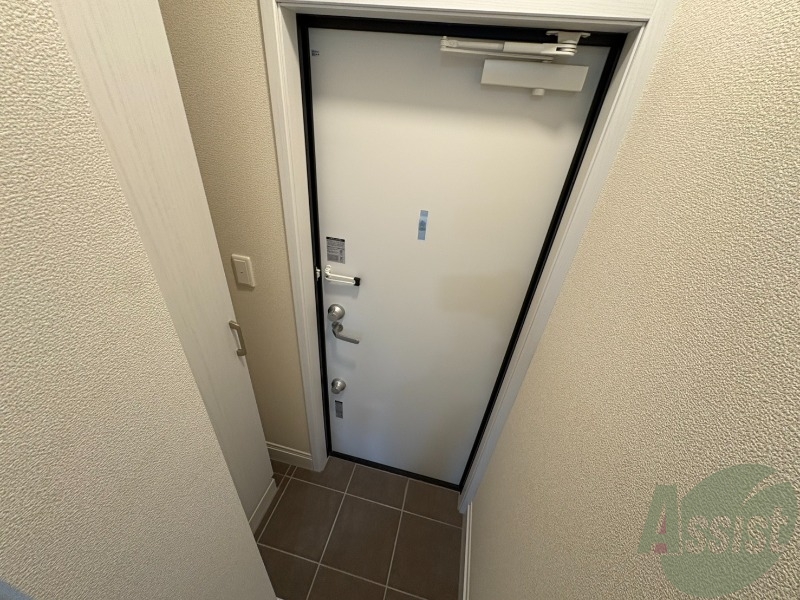 玄関　仕事から帰って迎えてくれるのはスタイリッシュな玄関です。