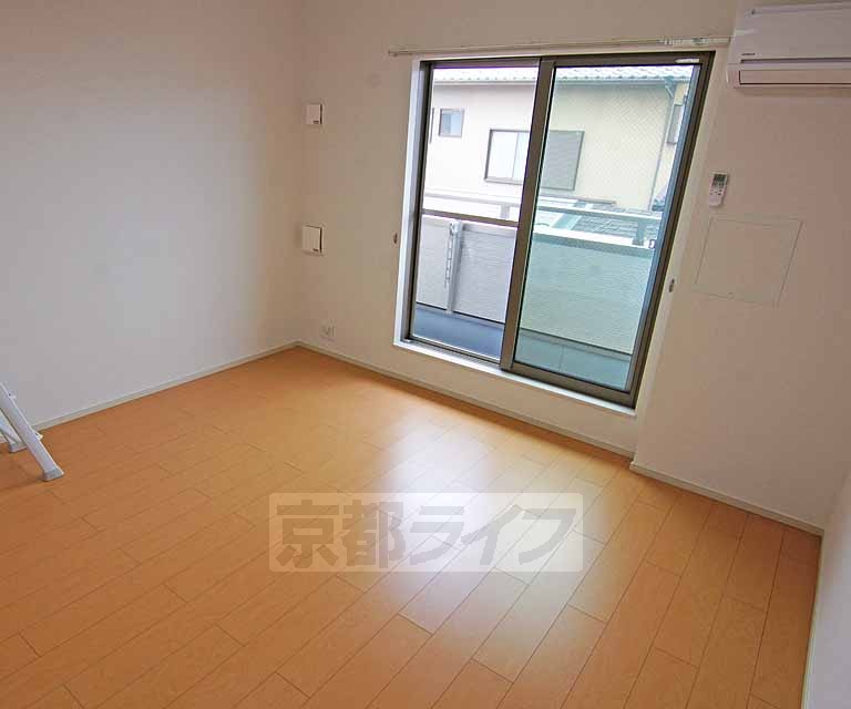 居室・リビング　使いやすい正方形のお部屋です。