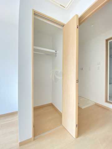 収納　エクセルコート中野