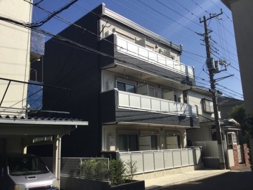 建物外観　スタイリッシュな印象の外観です！