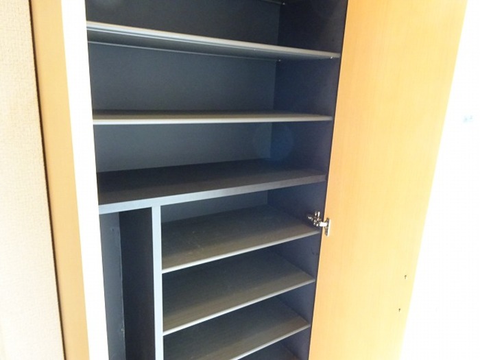 玄関　シューズボックス