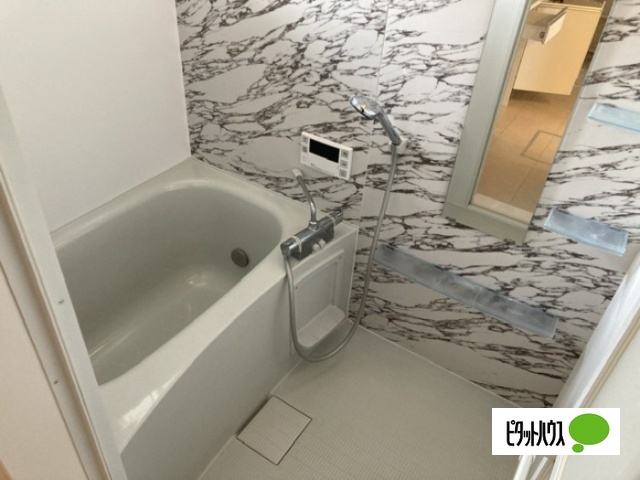 バス・シャワールーム　バスルーム