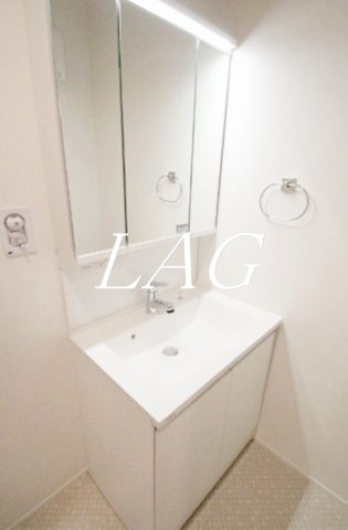 洗面設備　独立洗面台です。