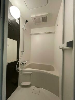 バス・シャワールーム　※別部屋の参考写真です。